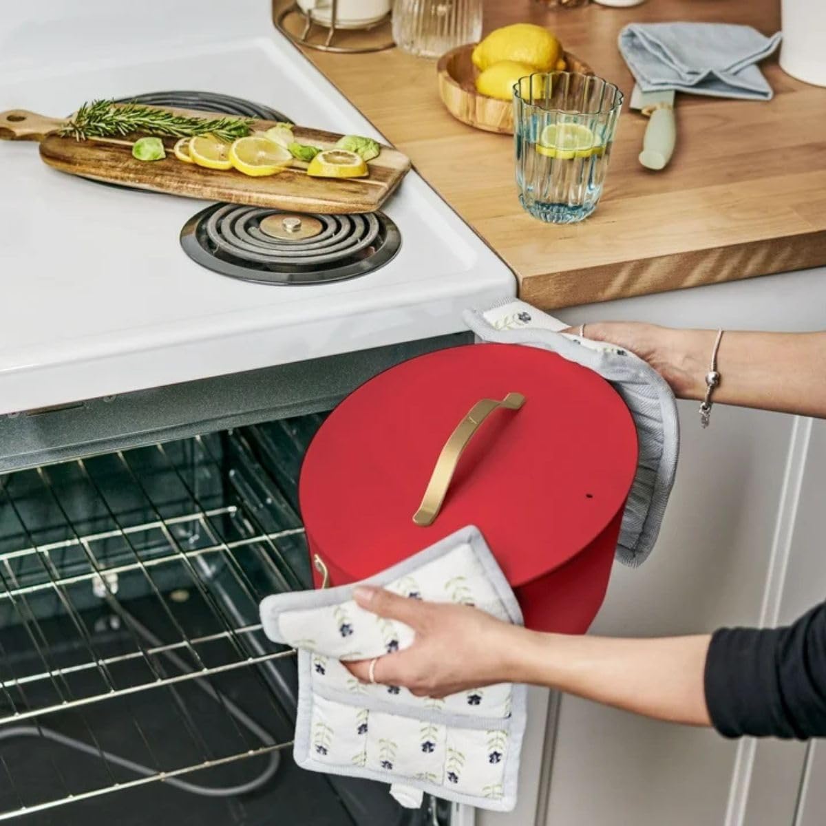 Beautiful 10-in-1 Electric Multi-Cooker, 6-QT Capacity, 7 Preset Functions, Saute, Slow Cook, Braise, Steam, Dishwasher Safe, Oven Safe, Durable Stainless Steel Handles (TOMATO RED)