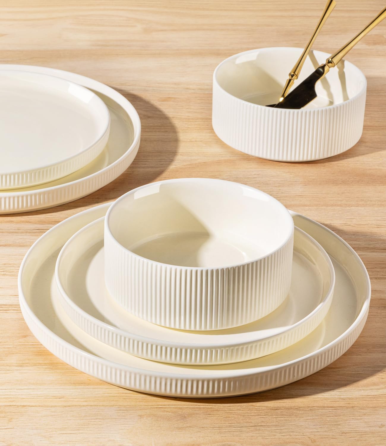 TheTerra Ceramic Dinnerware Sets with Pasta Bowls for 4, 16 Pieces Porcelain Lightweight Speckled Plates and Bowls Sets, Scratch Resistant Dish Set, Oven & Microwave & Dishwasher Safe, Beige