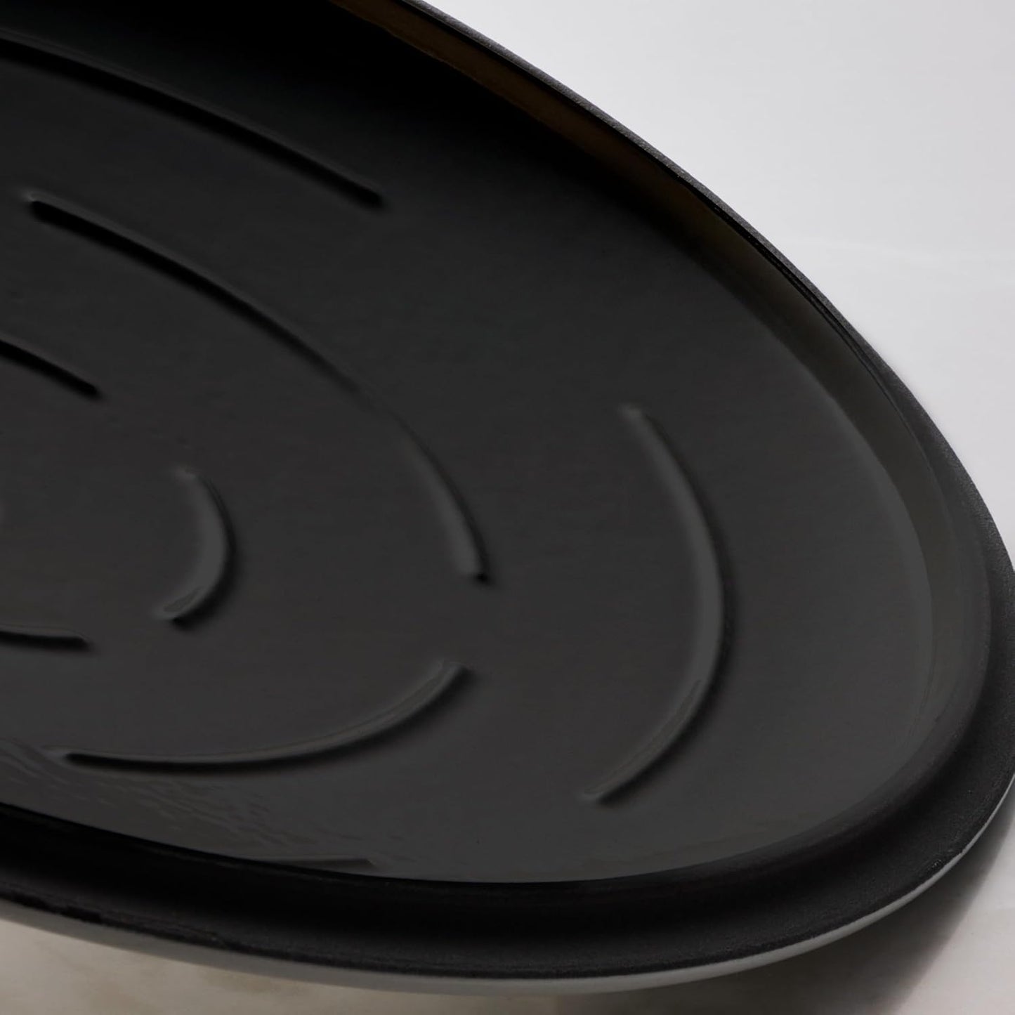 Tramontina Bestow Enameled Cast Iron Skillet with Lid, 10-inch Frying Pan, Latte with Gold Knob