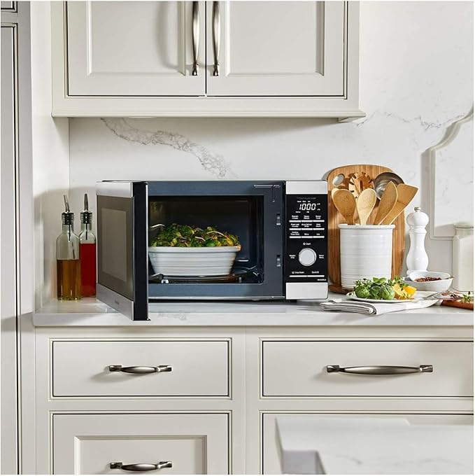 Panasonic Microwave Oven, 1.3 cu. ft. 1100W Countertop Microwave with Genius Sensor Cooking and Auto Defrost - NN-SD67LS (Stainless Steel)