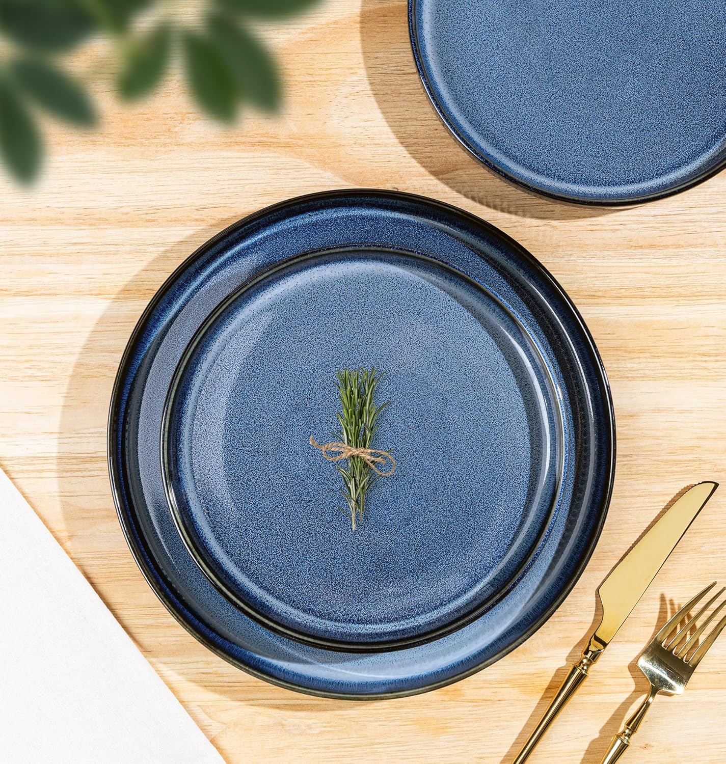 TheTerra Ceramic Dinnerware Sets for 6, 18 Pieces Porcelain Lightweight Speckled Plates and Bowls Sets, Scratch Resistant Dish Set, Oven & Microwave & Dishwasher Safe, Starry Blue